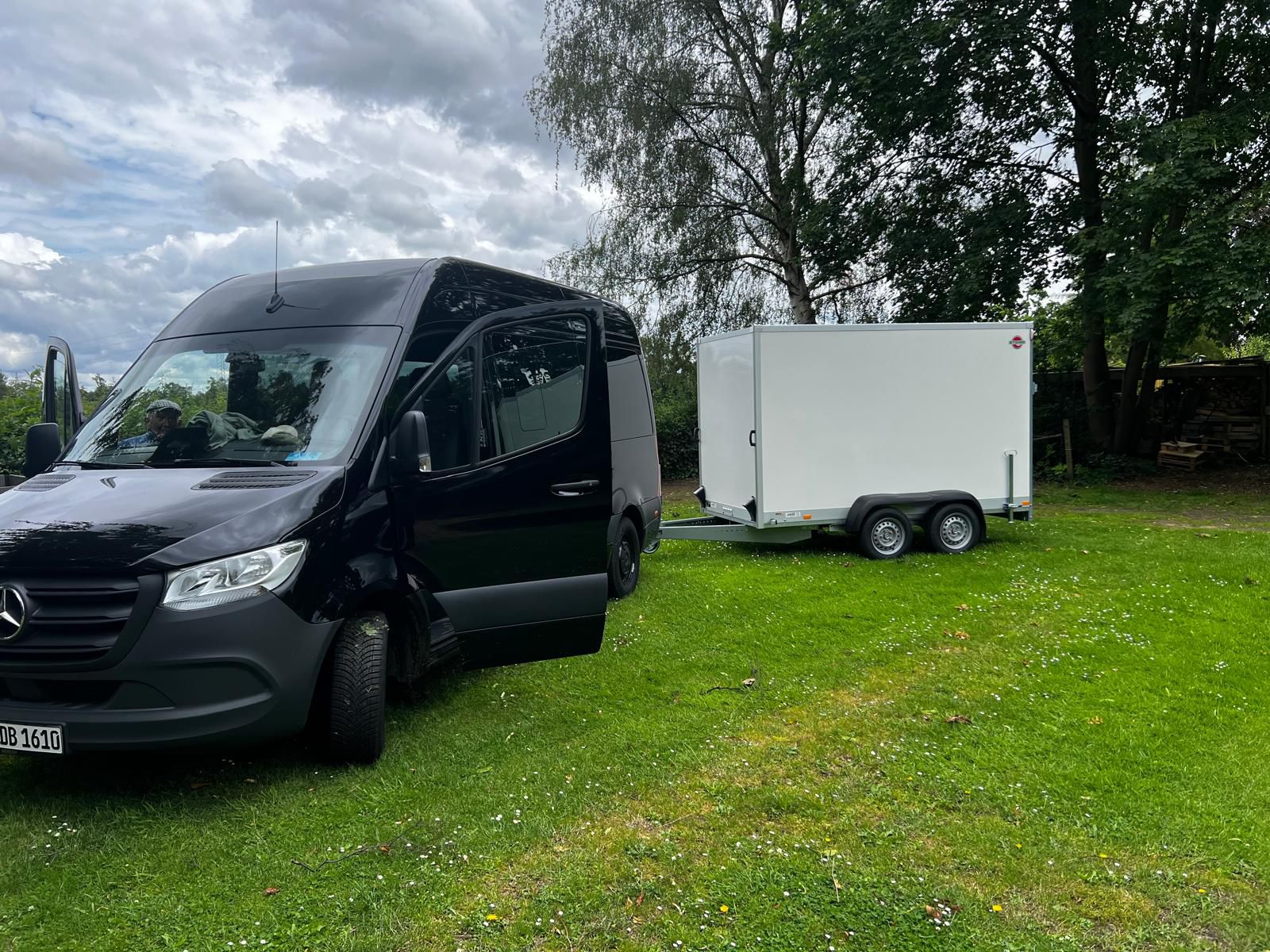 Neuer Mercedes Sprinter der Spasticrew mit Anhänger